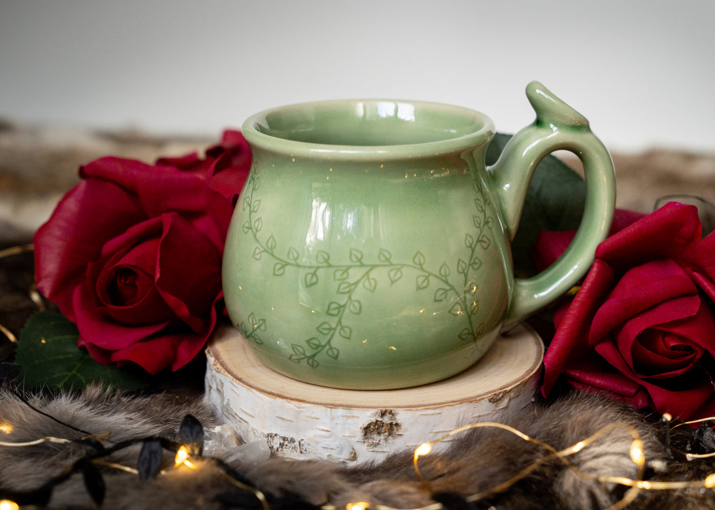 Celadon Spring Ivy Mug with Thumb-rest