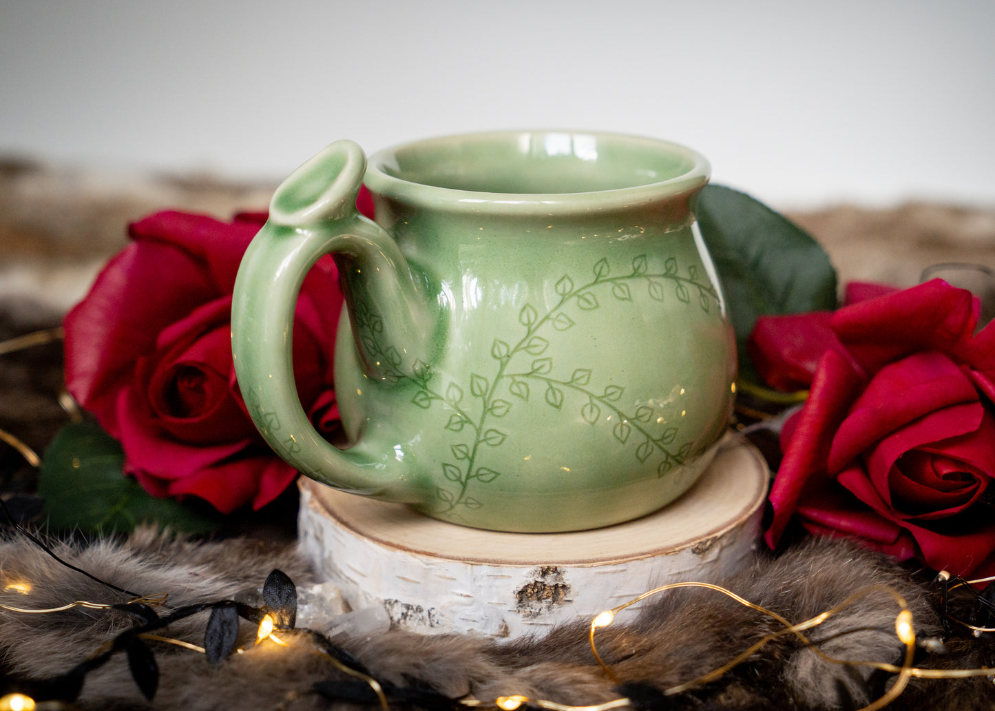 Celadon Spring Ivy Mug with Thumb-rest