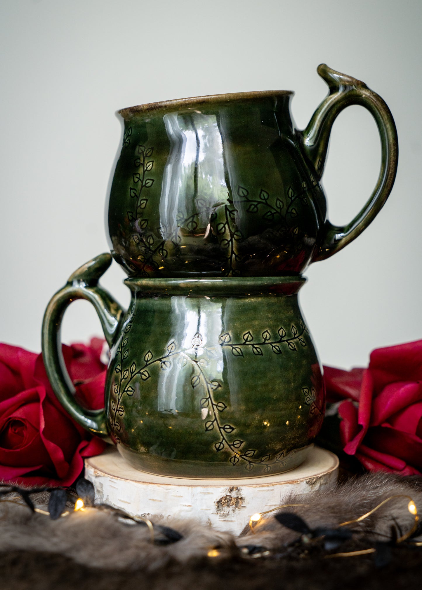 Evergreen Summer Ivy Mug with Thumb-rest