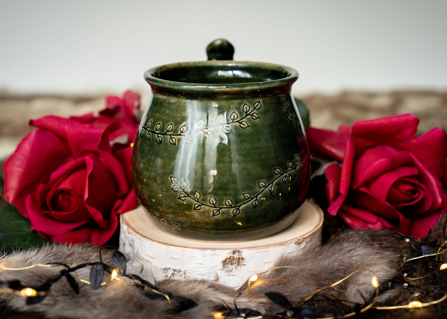Evergreen Summer Ivy Mug with Thumb-rest