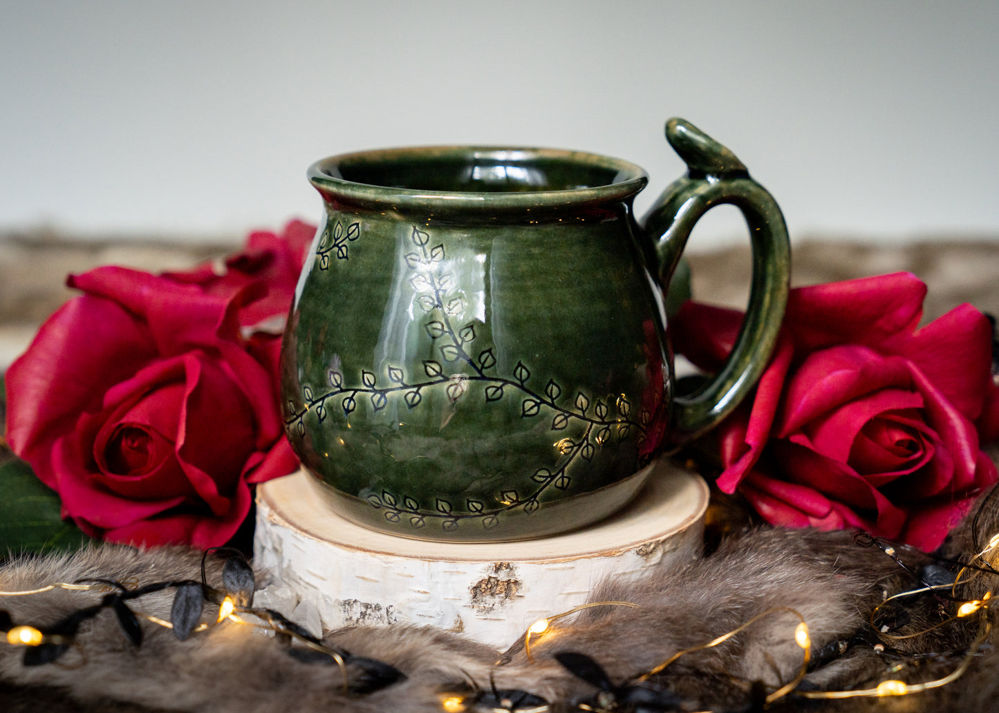 Evergreen Summer Ivy Mug with Thumb-rest