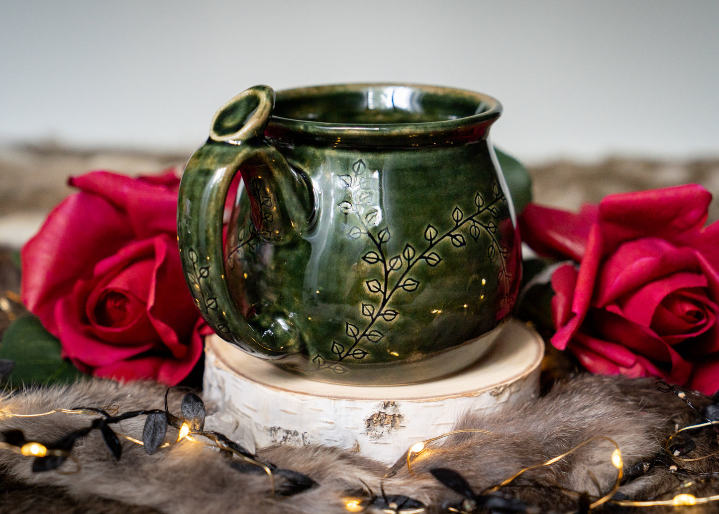 Evergreen Summer Ivy Mug with Thumb-rest