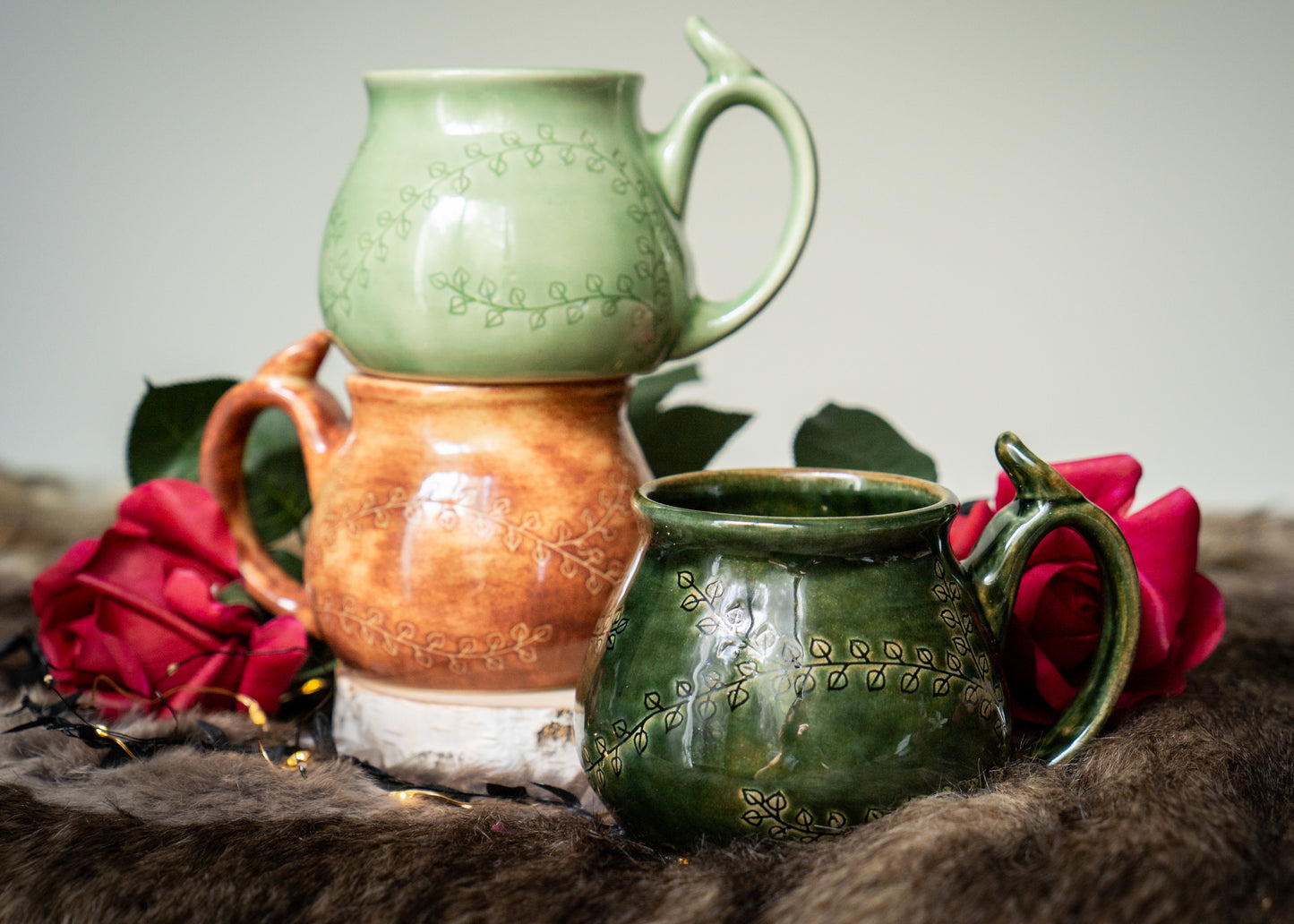Celadon Spring Ivy Mug with Thumb-rest