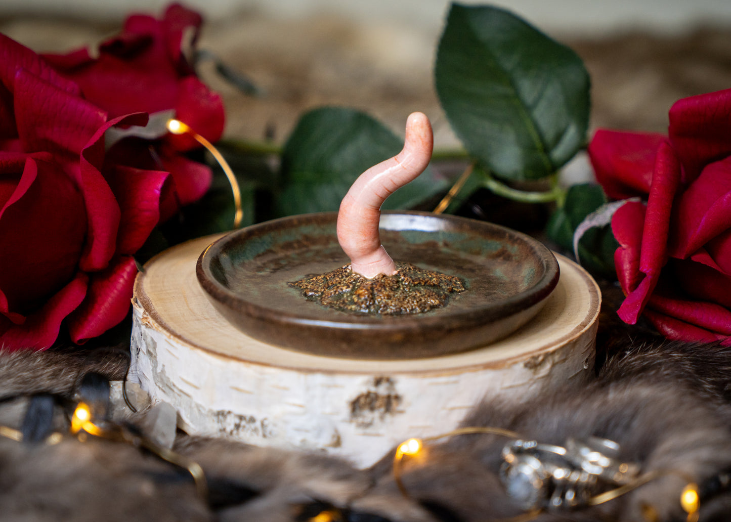 Small Wiggly Worm Ring Holder