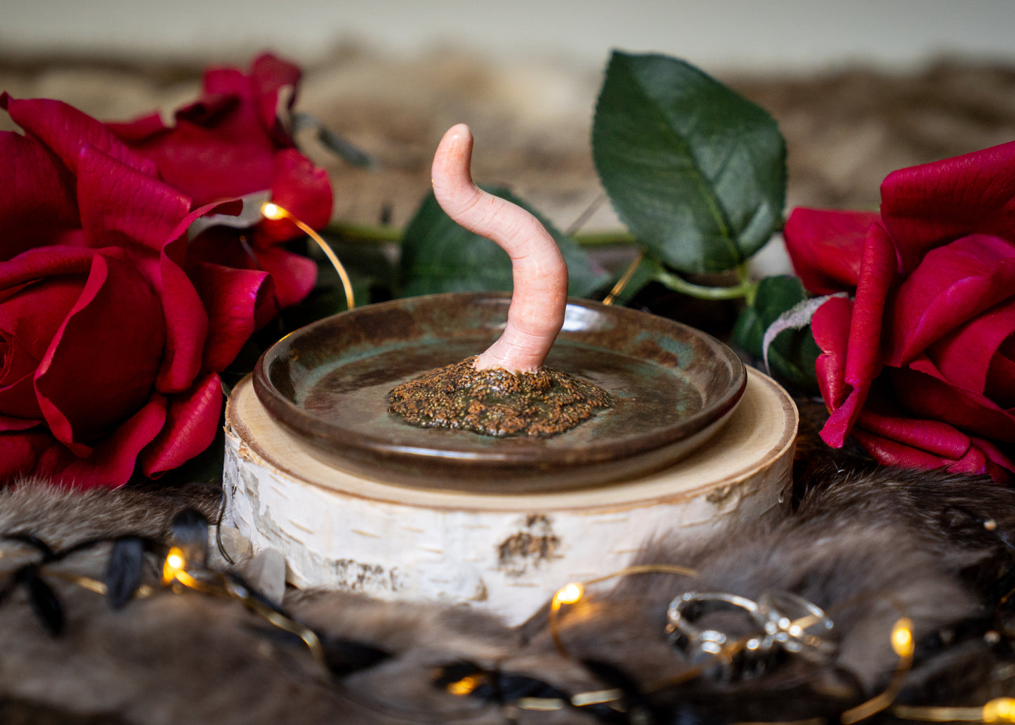 Wiggly Worm Ring Holder