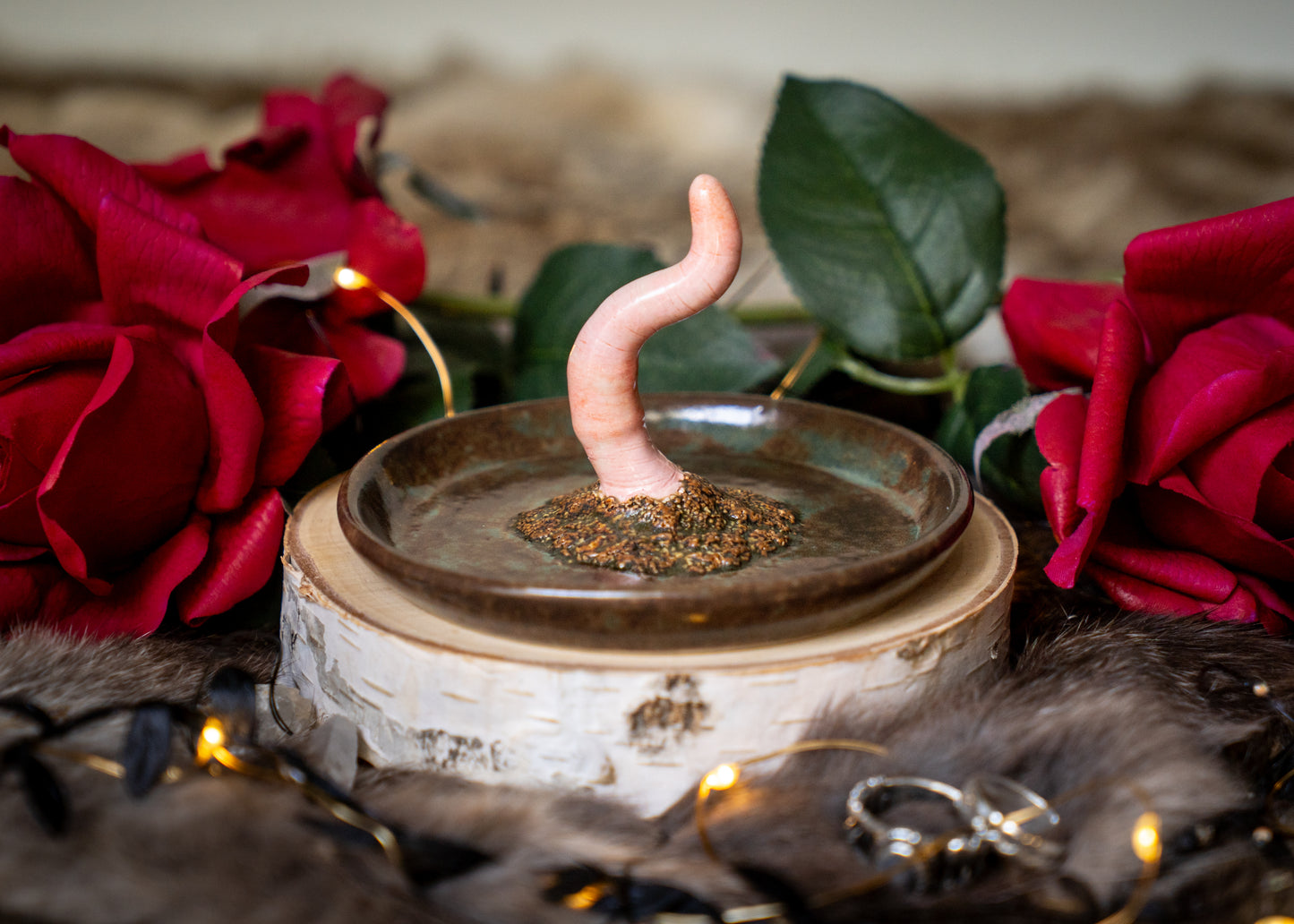 Wiggly Worm Ring Holder