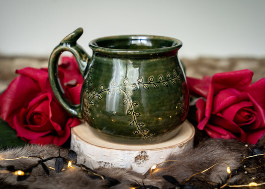 Evergreen Summer Ivy Mug with Thumb-rest