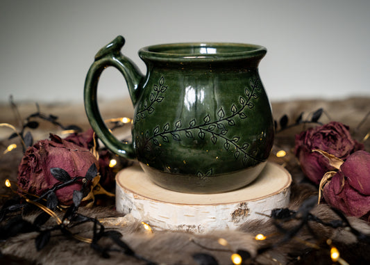 Evergreen Summer Ivy Mug with Thumb-rest