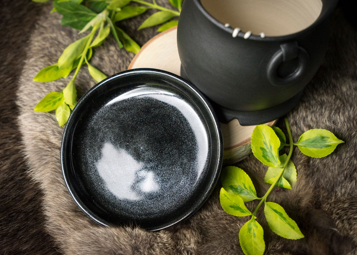 Double Skeleton Hand Cauldron Planter with Glittery Black Drip Tray